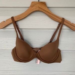 Victoria’s Secret Lined Demi Bra 32B NWOT